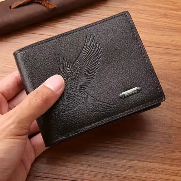 Soft leather eagle engraved mens wallet! NWT! - Picture 2 of 6